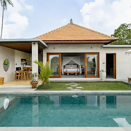 Suarga Loka Ubud Villa Exterior photo